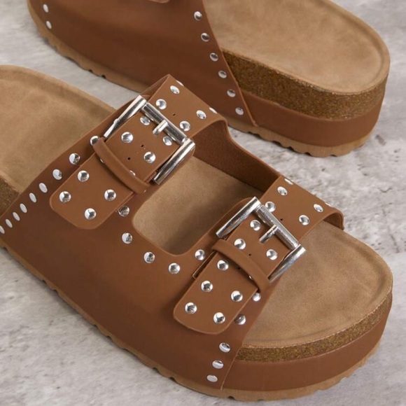 Wide Fit 🔥 Silver-Tone Hardware Adjustable Double Buckle Strap Sandals - Picture 3 of 3